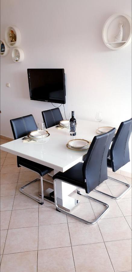Apartment Antonio Biograd Na Moru Eksteriør billede